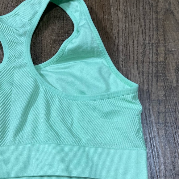 Rykä Women’s Light Green Seamless Racerback Sports Bra Light Support Size Medium - Picture 7 of 9
